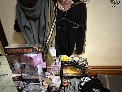人人妻人人狠人人爽：家庭关系中的难关与成长