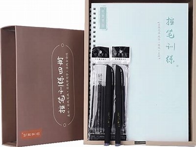 女性成人练字速成技巧：7天掌握美丽字体的方法