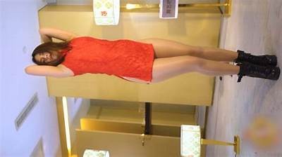 成人薄绒丝袜视频合集：时尚穿搭与搭配技巧分享